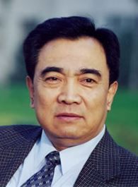 一统三国曹操的扮演者介绍、是谁演的？