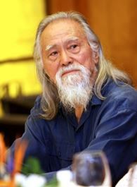 旋风少女第三季万馆主的扮演者介绍、是谁演的？