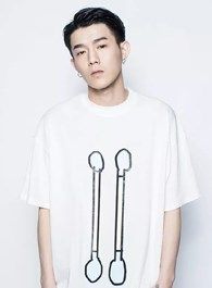 三体高芒的扮演者介绍、是谁演的？