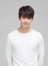 反击罗曼史董事会成员的扮演者介绍、是谁演的？