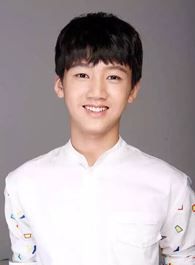 微雨燕双飞皇帝的扮演者介绍、是谁演的？