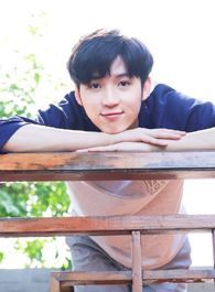 为你逆光而来何大宇的扮演者介绍、是谁演的？