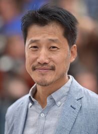 平原上的摩西李守廉的扮演者介绍、是谁演的？