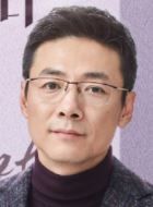 在不安的世界安静地活易星移的扮演者介绍、是谁演的？