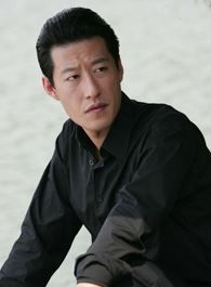 风雨送春归余仲君的扮演者介绍、是谁演的？