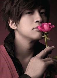 金庸武侠世界段智兴的扮演者介绍、是谁演的？