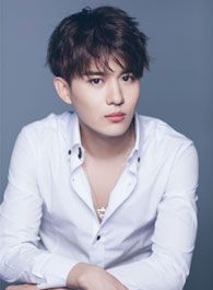 择君记皇帝的扮演者介绍、是谁演的？