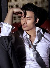 天下长安辅公拓的扮演者介绍、是谁演的？