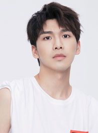 私立蜀山学园卫鹏飞的扮演者介绍、是谁演的？