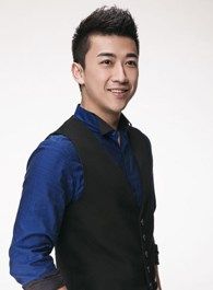 翡翠恋人副导演的扮演者介绍、是谁演的？