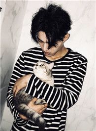 时光与他恰是正好秦恺的扮演者介绍、是谁演的？