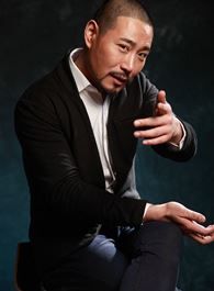 对决刀疤的扮演者介绍、是谁演的？