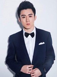 底线魏振华的扮演者介绍、是谁演的？