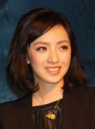 山河月明常氏的扮演者介绍、是谁演的？