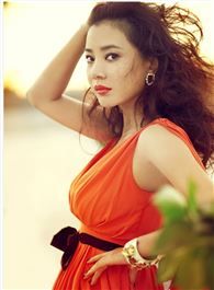 追着彩虹的我们夏文芳的扮演者介绍、是谁演的？