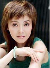 两个人的小森林周教授的扮演者介绍、是谁演的？