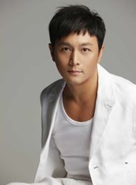 东北插班生第一季金校长的扮演者介绍、是谁演的？