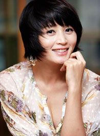 雨伞林华玲的扮演者介绍、是谁演的？