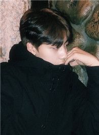 如月厉英良的扮演者介绍、是谁演的？