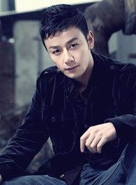 泳往直前梁友光的扮演者介绍、是谁演的？