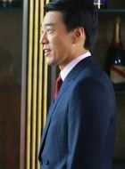 小爸爸泰勒的扮演者介绍、是谁演的？