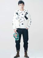 神犬小七艾亮的扮演者介绍、是谁演的？