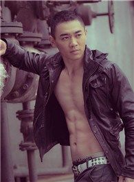 天伦黎光明的扮演者介绍、是谁演的？