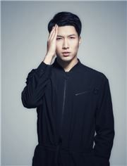 绝地反击师爷的扮演者介绍、是谁演的？