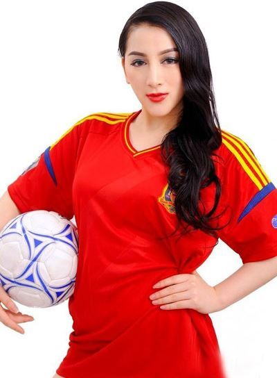 黑白禁区佘三姐的扮演者介绍、是谁演的？