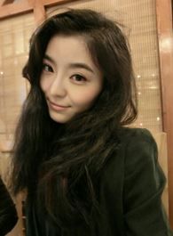 彼岸花乔芳的扮演者介绍、是谁演的？