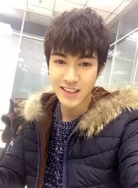 新倚天屠龙记屠师大会复仇男的扮演者介绍、是谁演的？