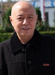 精英律师邻居大爷的扮演者介绍、是谁演的？