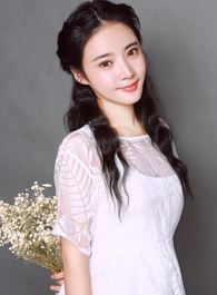 新倚天屠龙记卫四娘的扮演者介绍、是谁演的？