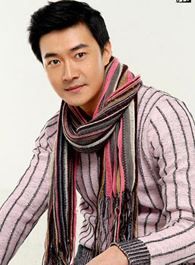 跨过鸭绿江乔冠华的扮演者介绍、是谁演的？