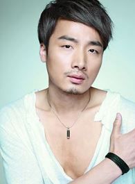 毕业季利康亮的扮演者介绍、是谁演的？