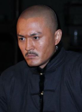 闯关东前传管粮的扮演者介绍、是谁演的？