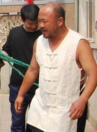 凤凰牡丹胡峰的扮演者介绍、是谁演的？