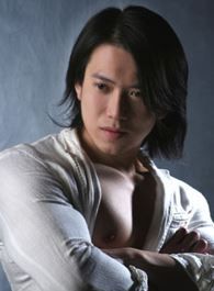 黑白禁区老白的扮演者介绍、是谁演的？