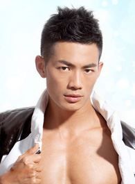 笑傲江湖上官云的扮演者介绍、是谁演的？