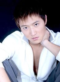 钱塘传奇何其刚的扮演者介绍、是谁演的？