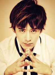 新倚天屠龙记卫壁的扮演者介绍、是谁演的？