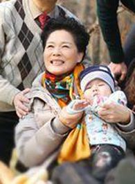 微微一笑很倾城肖母的扮演者介绍、是谁演的？