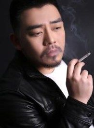 和妈妈一起谈恋爱黑痣哥的扮演者介绍、是谁演的？