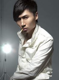 花火孟父的扮演者介绍、是谁演的？