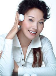 北京一家人钱海虹的扮演者介绍、是谁演的？