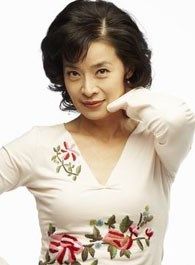 十年三月三十日花姨的扮演者介绍、是谁演的？