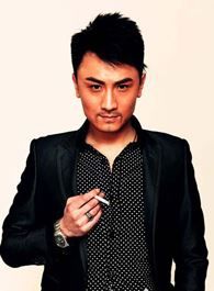 燃烧石磊的扮演者介绍、是谁演的？