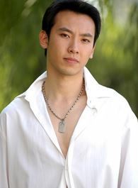 可爱的中国彭湃的扮演者介绍、是谁演的？