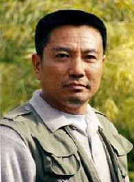 光荣与梦想彭德怀（老年）的扮演者介绍、是谁演的？