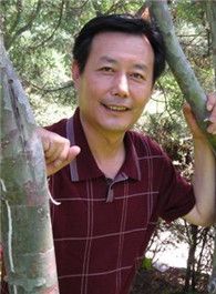 金水桥边校长的扮演者介绍、是谁演的？